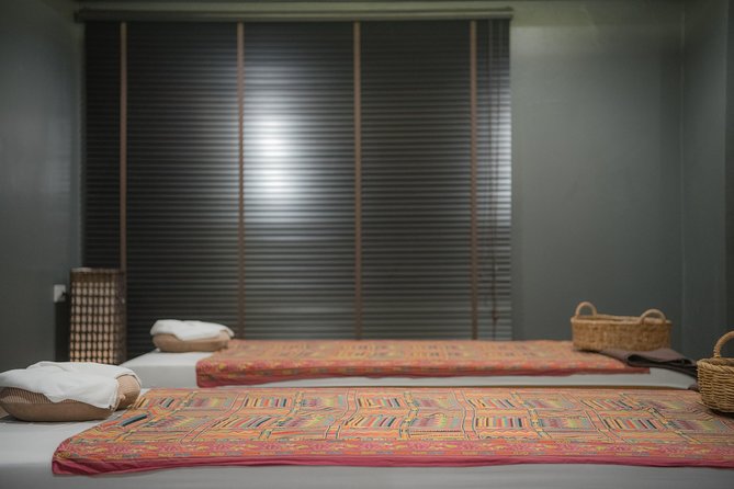 1 Hour Pure Oil Relaxing - Free Transportation - The private car keeps the visit simple