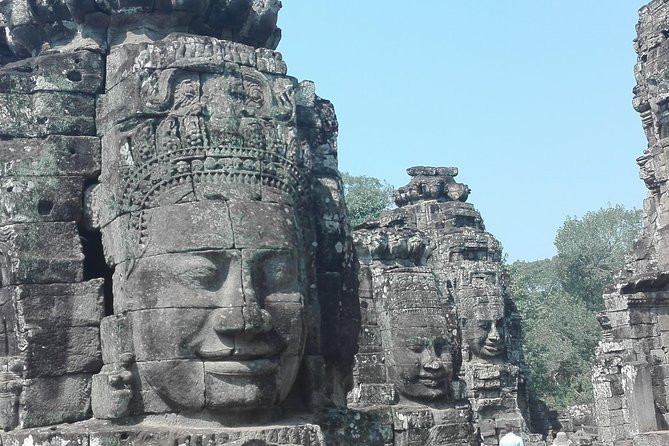 2-Day Angkor Wat Tour from Bangkok - The 6:30 a.m. road to Poi Pet