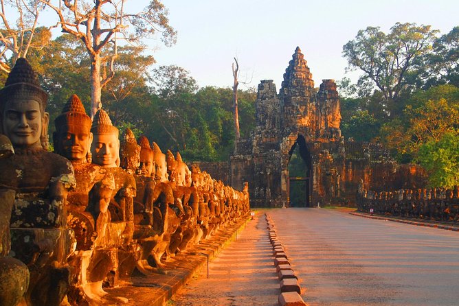 4 Days Expedition From Bangkok to Angkor Wat - Chong Kneas and the first look at lake life