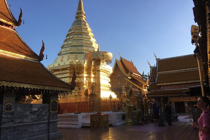 4 highlights: Sticky Waterfall/Elephants/local market /Wat Banden - Climbing the Sticky Waterfall without slipping