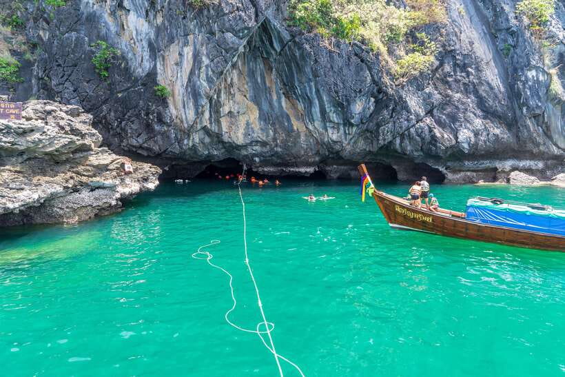 4-Island Tour from Koh Lanta to Koh Kradan with Beach Lunch - Beach lunch on Ko Kradan