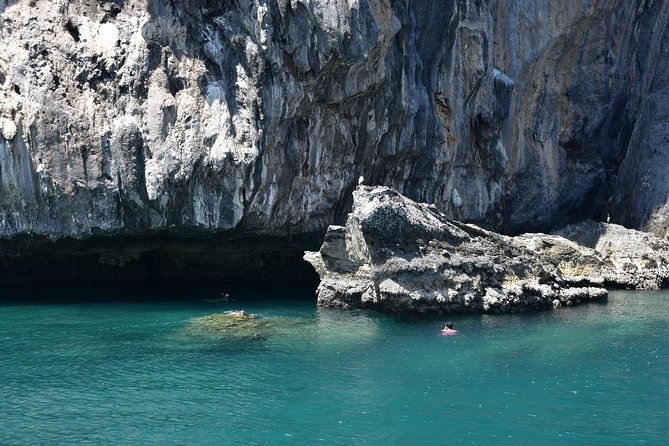 4 Island Tour to Emerald Cave by Longtail Boat from Koh Lanta - Koh Mah: coral, fish, and giant bats