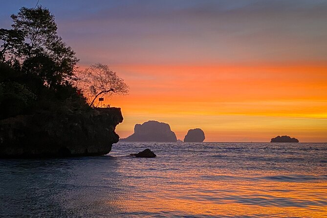 7 Island sunset tour by Speedboat | Catamaran plus BBQ & Plankton - Tup and Mor islands when the tide is right