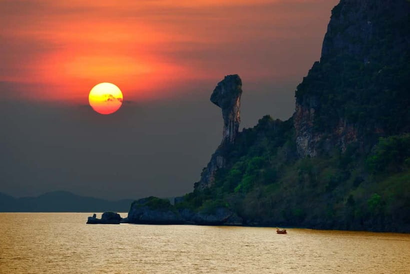 7 Islands sunset tour plus bioluminescent plankton + BBQ - Tup Island and the sandbar at low tide