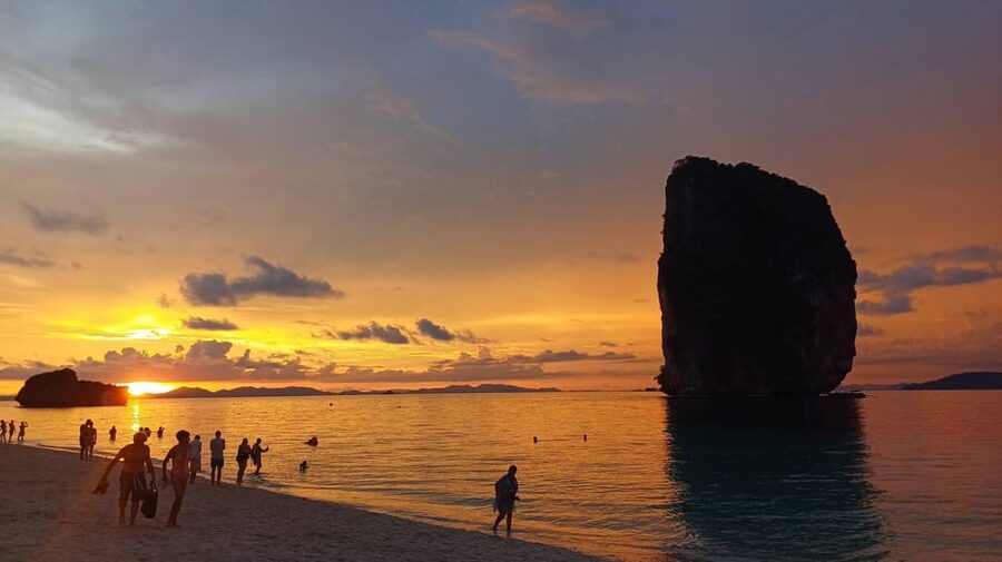 7 Islands sunset tour plus bioluminescent plankton + BBQ - Ko Poda is the practical heart of the evening