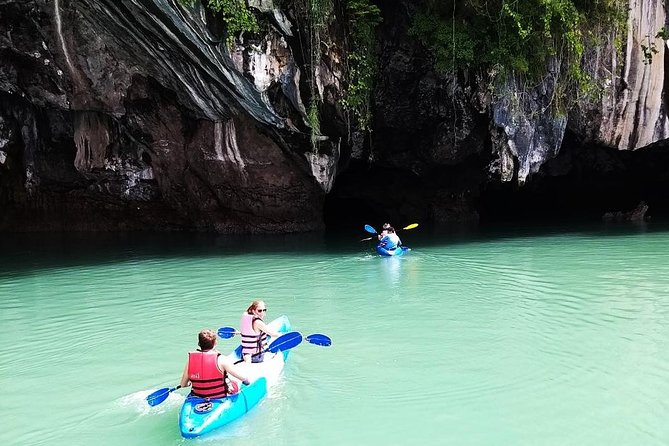A full day exploring kayaking 3 islands (Talabeng sea cave) - Entering Koh Talabeng Sea Cave by kayak