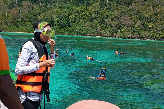 A full Day Haa & Rok islands from Koh Lanta( By Speed Boat) - The final snorkeling stop at Koh Haa