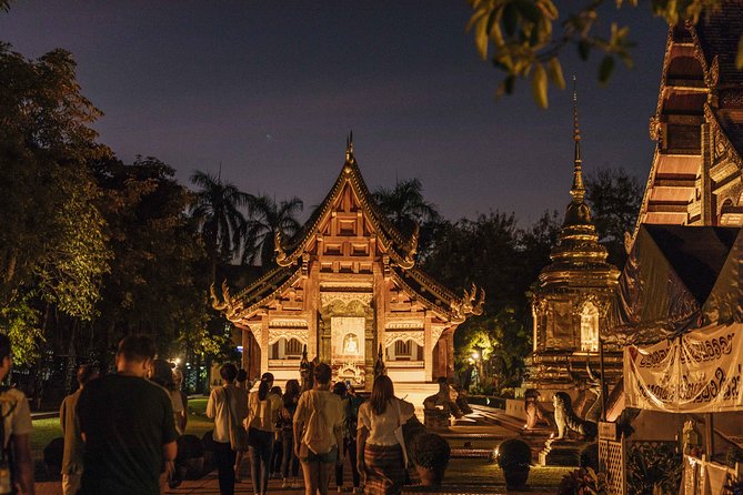 A Magical Evening in Chiang Mai: Private City Tour - Comparing Wat Phan Tao with Wat Phra Singh