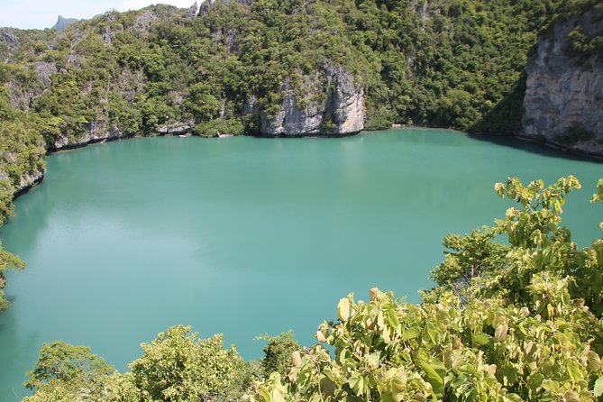 Amazing Ang Thong Marine Park Day Trip by Boat from Koh Samui - Stop three: lunch and downtime on Koh Phaluai