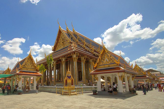 Amazing Bangkok Tour with Grand Palace, Emerald Buddha & Wat Arun - Pickup, transport, and the three-hour schedule