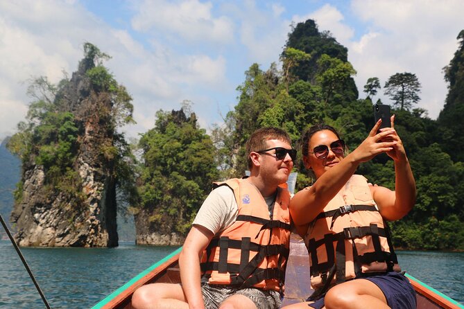 Amazing One Day Trip At Cheow Larn Lake From Khao Lak - Lunch, kayaking, and swimming at Smiley LakeHouse