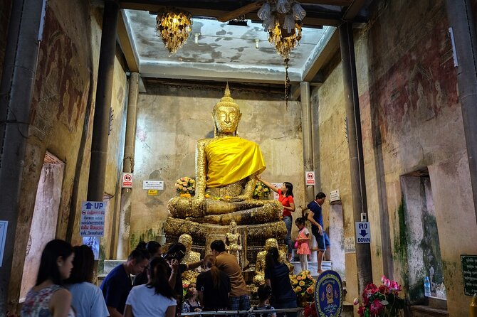 Amphawa Floating & Maeklong Railway Train Market (Small Group) - Guides, Communication, and Day-to-Day Service