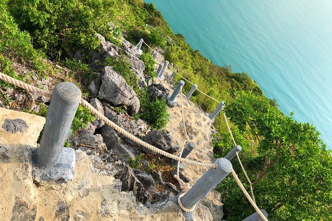 Angthong National Marine Park Tour By Big Boat From Koh Samui - Lunch on board and what to expect from the food