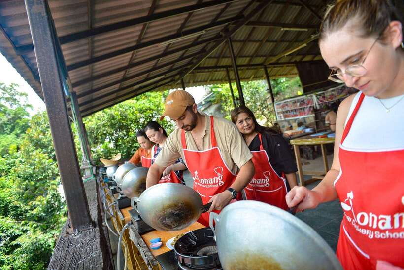Ao Nang: Half-Day Thai Cooking Class Krabi Province - Choosing between the three-dish and five-dish formats