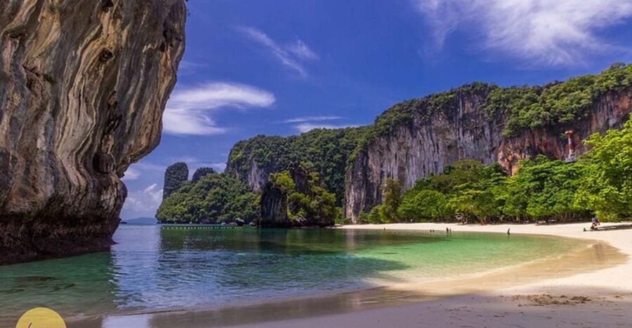 Ao Nang: Hong Islands Tour by Speedboat or Longtail Boat - Hong Lagoon brings the most dramatic scenery