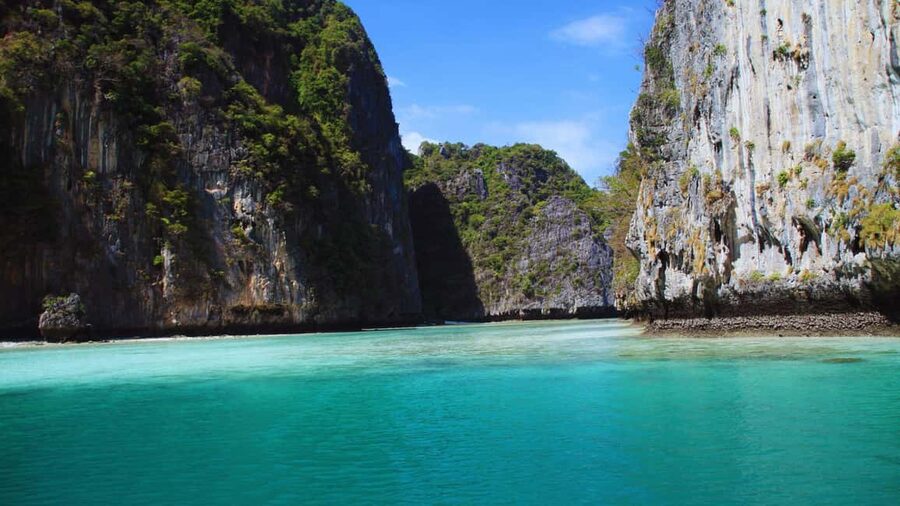 Ao Nang: Phi Phi Islands Speedboat or Catamaran Tour One day - Bamboo Island starts the swimming day