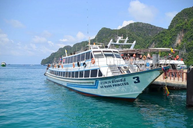 Ao Nang to Koh Phi Phi by Ao Nang Princess Ferry - The Railay Beach stop changes the pace