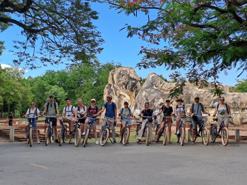 Ayutthaya City and Historical Park Bike Tour - Wat Mahathat and the famous Buddha image