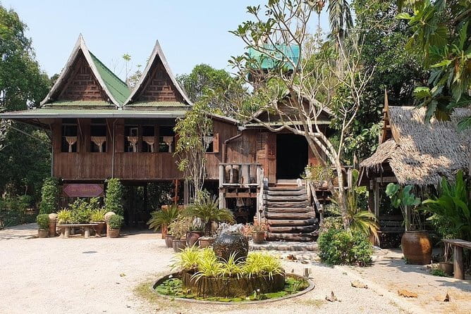 Ayutthaya, Damnoen Floating & Maeklong Railway Market Day Tour - Timing, meeting point, and cancellation
