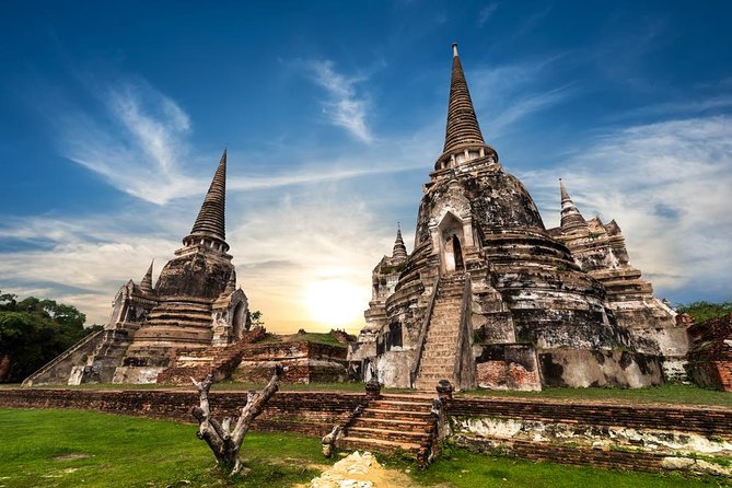 Ayutthaya Temples and Ayothaya Floating Market From Bangkok - Wat Phra Si Sanphet and the old royal center
