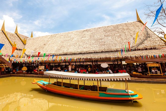 Ayutthaya Temples and Ayothaya Floating Market From Bangkok - Guides can make or break this outing