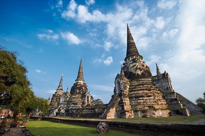 Ayutthaya Temples and River Cruise from Bangkok - Wihan Phra Mongkhon Bophit and the large bronze Buddha