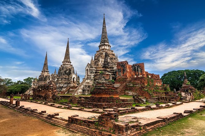 Ayutthaya Temples Tour from Bangkok with Grand Pearl River Cruise - Grand Pearl lunch and the slow ride toward Bangkok