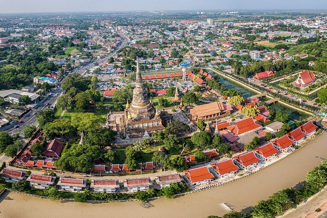 Ayutthaya UNESCO Temples Group Tour with Lunch - Wat Mahathat and the famous Buddha in the roots