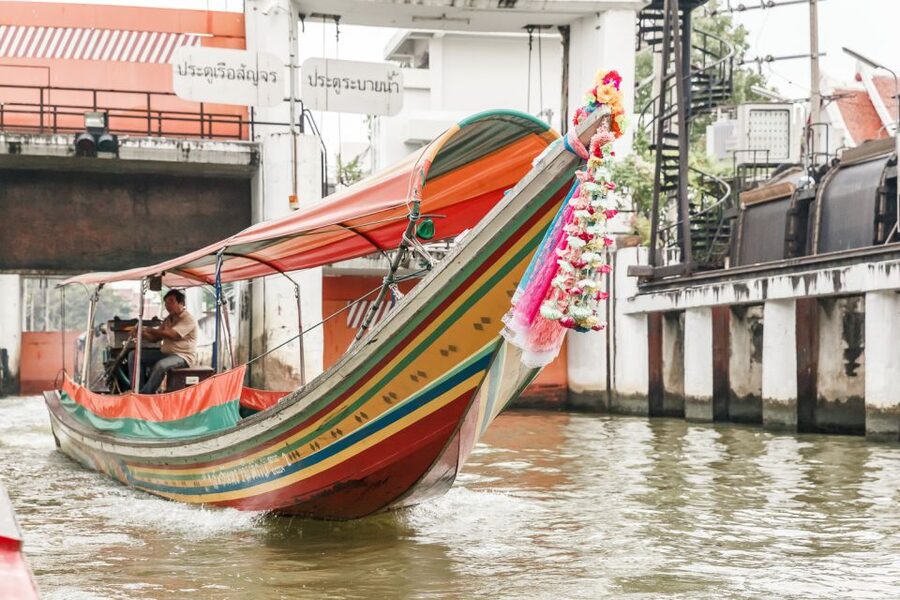 Bangkok: 2-Hour Canal Tour by Teak Boat - Wat Arun and the temples seen from the river