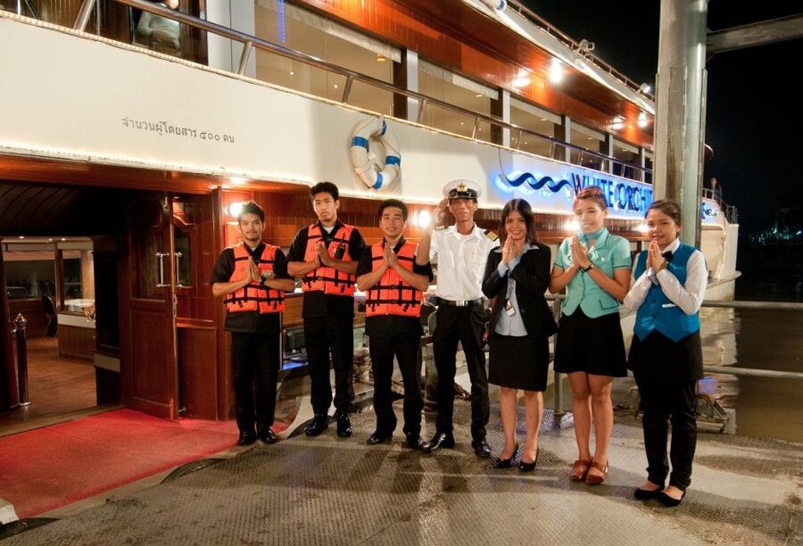 Bangkok: 2-Hour Dinner & Shows on White Orchid River Cruise - Who will get the most from this cruise?