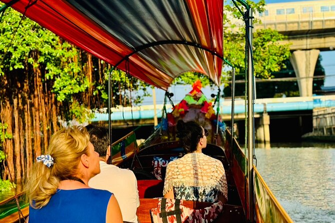 Bangkok 3-in-1 Tour: Longtail Boat,TukTuk & Street Food Adventure - Chinatown after dark, ending near Wat Mangkon