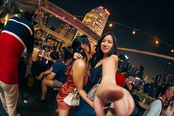 Bangkok After Dark: Pub Crawl Adventure - Solo visitors get the most from the format