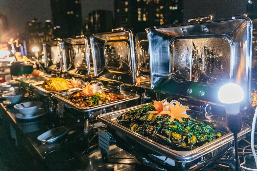 Bangkok: Alangka Luxury Buffet Dinner Cruise With Live Music - Live music and Thai dancing after dinner