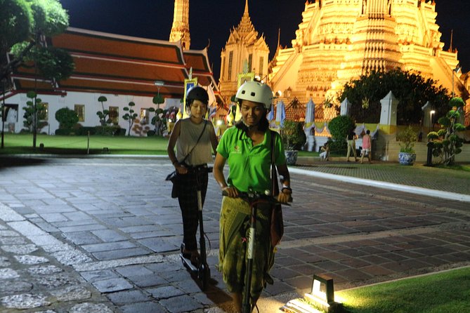 Bangkok at Night by Electric Scooter - Wat Pho after the crowds leave