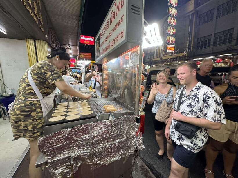 Bangkok Authentic Tasting Thai-Chinatown Walking Food Tour - The first tastings: an easy way into unfamiliar food