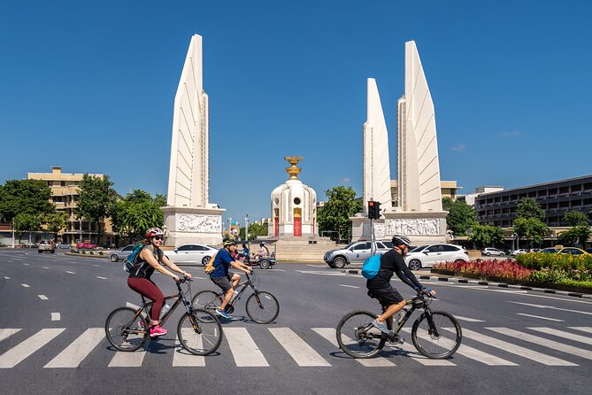 Bangkok: Backstreets and Temple Historic Bike Tour - Starting near MRT Sam Yot at 9 am