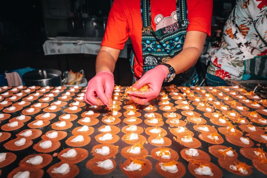 Bangkok: Backstreets Food Tour with 15+ Tastings - The final call: book it early if you eat everything