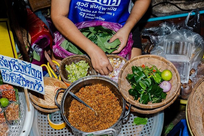 Bangkok Backstreets Food Tour with 15+ Tastings - The final hour: sweets, Yaowarat at night, and a full stomach
