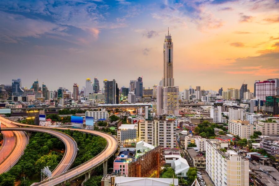 Bangkok: Baiyoke Observation Deck with Lunch/Dinner Buffet - Seafood, sushi, and family-friendly choices