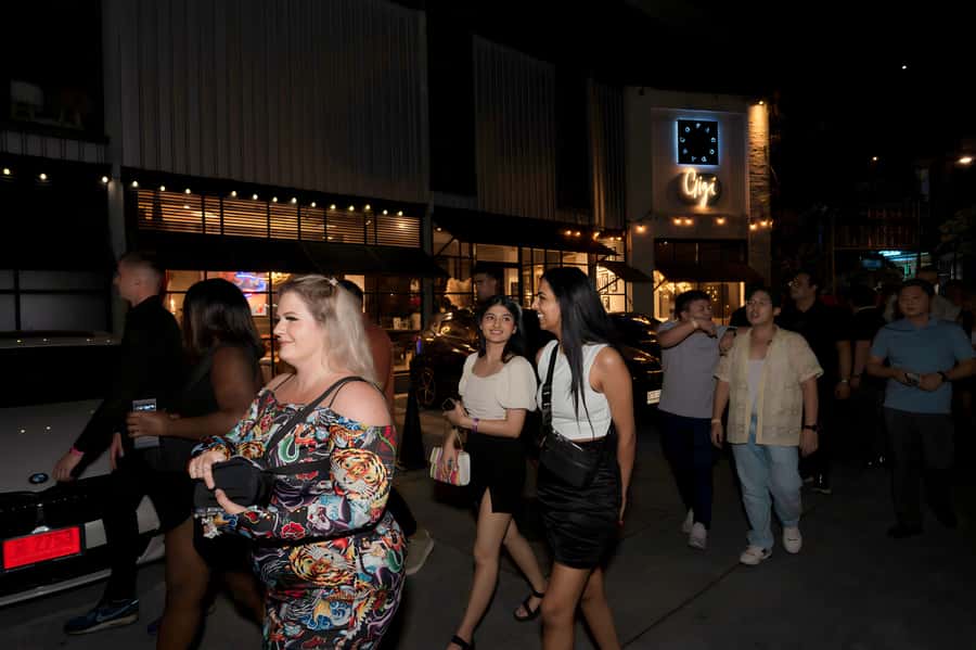 Bangkok: Bar and Club Crawl - Dress rules can decide your night