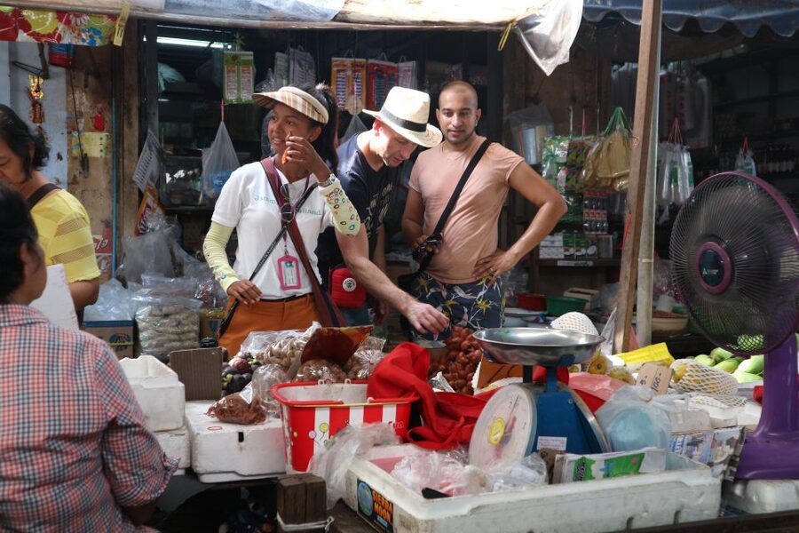 Bangkok: Bike and Canal Boat Tour with Lunch - Why this tour shows you a different Bangkok