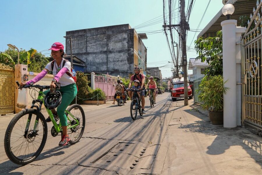 Bangkok: Bike and Canal Boat Tour with Lunch - ตลาดวัดกลาง, a market with everyday flavor