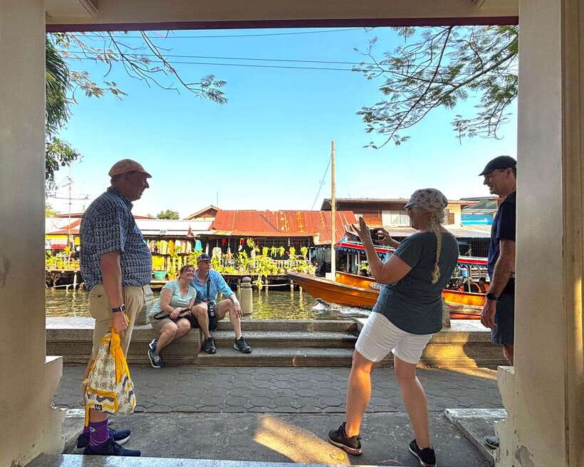 Bangkok: Bike, Boat & Food Tour in Thonburi - Wat Nak Prok, Wutthakat, and the ride through farm areas