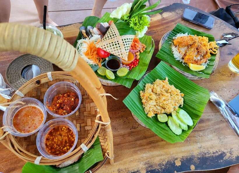 Bangkok: Bubble in the Forest Cafe Photography Journey - Food portions and the 300 baht deduction