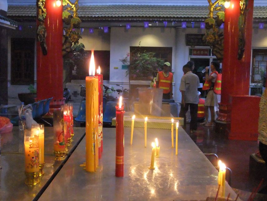 Bangkok by Night Cycling Tour with Street-food Meal - The guide team makes the difference