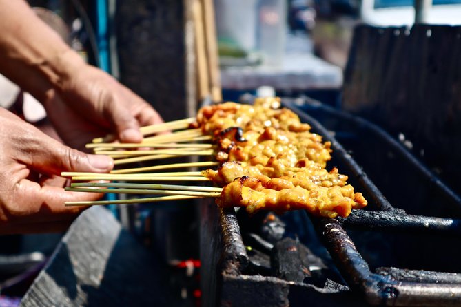 Bangkok by Night Food Tour with 10+ Tastings in Chinatown - Chinatown after dark