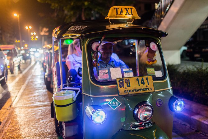Bangkok by Night: Temples, Markets and Food Tuk-Tuk Tour - Why Bangkok works better by tuk-tuk after dark