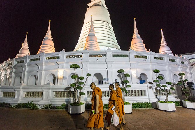 Bangkok by Night: Temples, Markets and Food Tuk-Tuk Tour - Rattanakosin and the Grand Palace by night