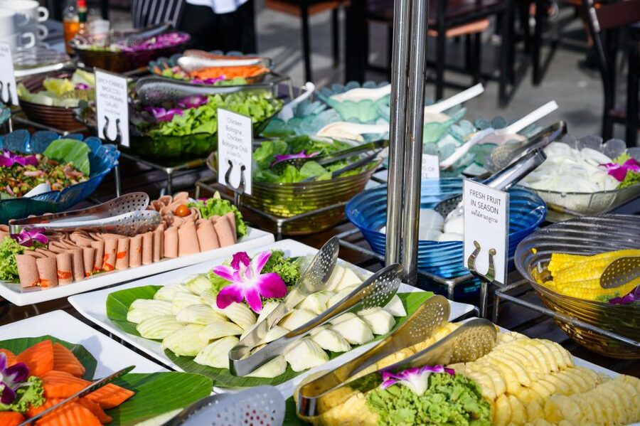 Bangkok: Calypso Cabaret & Dinner Cruise with Hotel Transfer - A free period at Asiatique between the activities