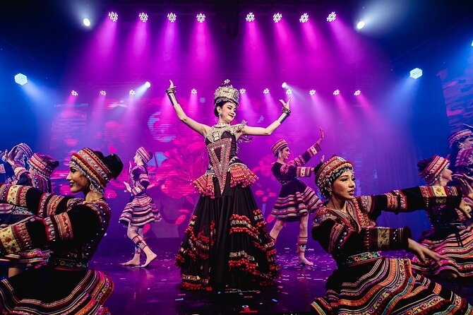 Bangkok Calypso Ladyboy Cabaret Live – Asiatique - Meeting the cast after the curtain